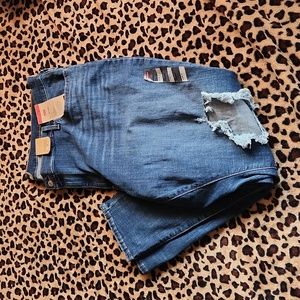 NWT DISTRESSED Levi's 711 Skinny Jeans